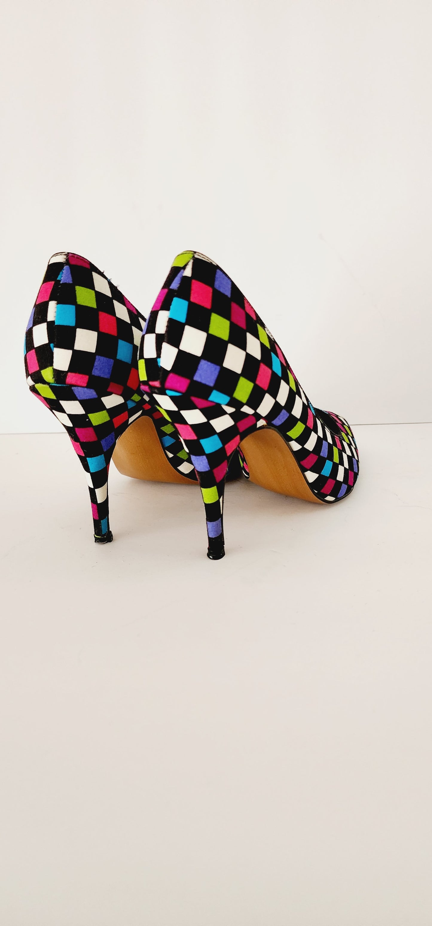 1980s High Heel Shoes Colorful Checked Print Pumps Fredericks of Hollywood size 8.5