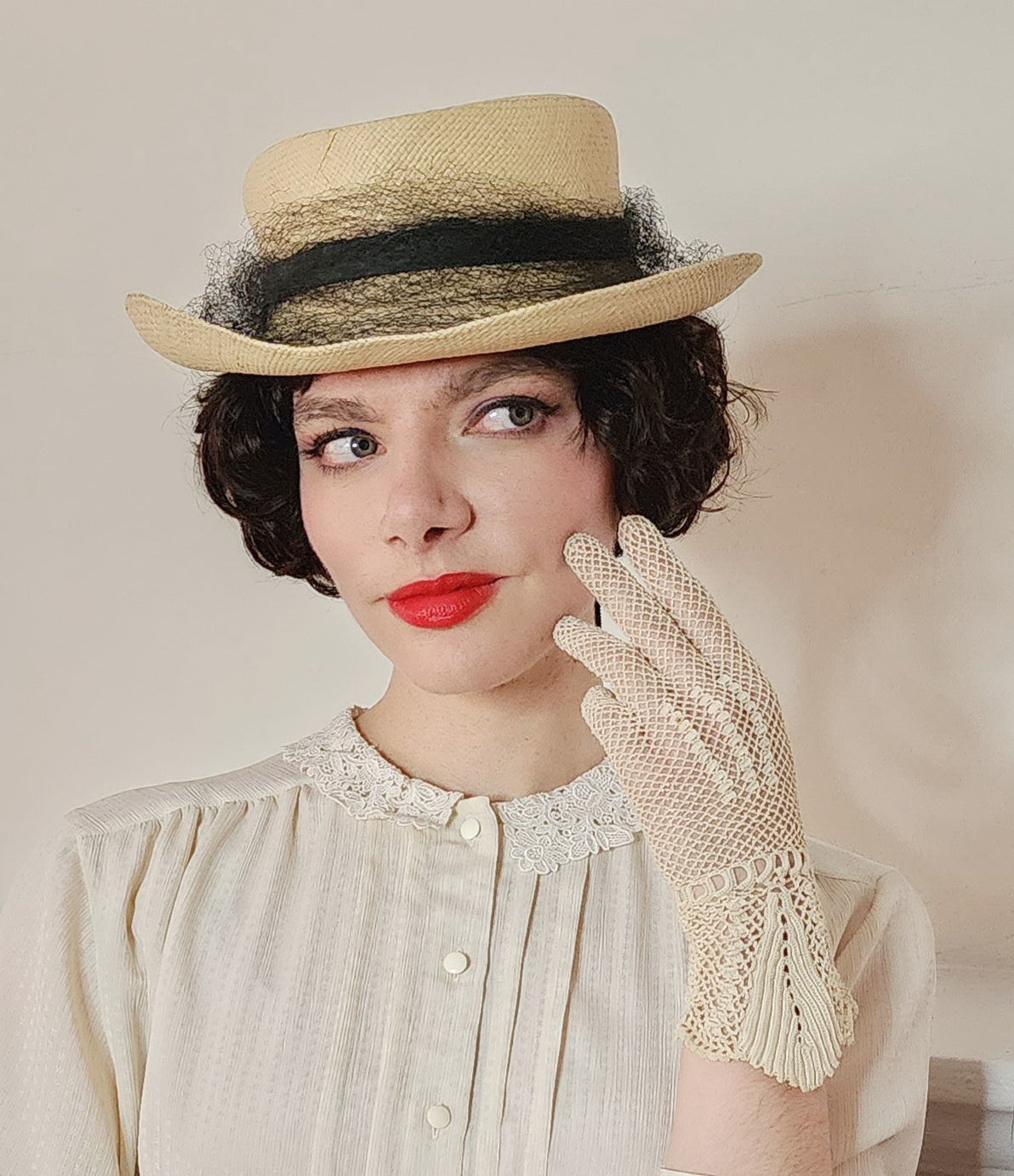 Edwardian Gloves in Cream Crochet, Handknit in Cotton