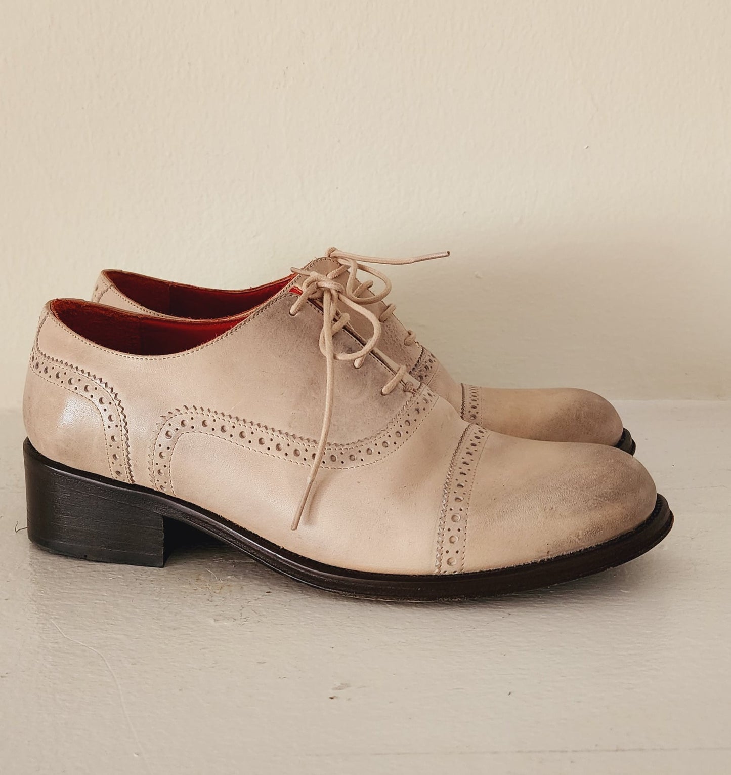 Cream Leather Lace-Up Oxfords Shoes by Alcala's / Womens 9