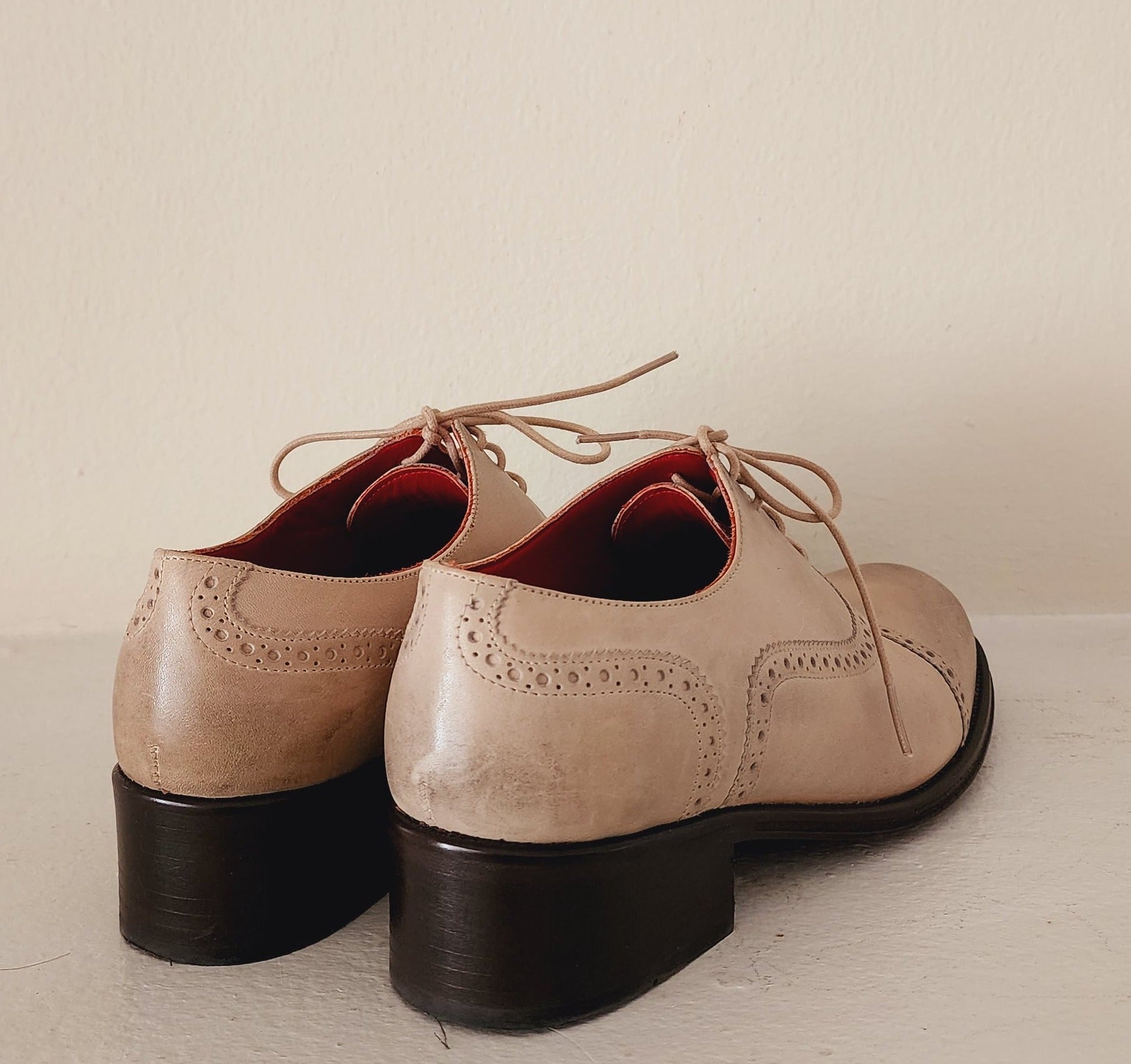 Cream Leather Lace-Up Oxfords Shoes by Alcala's / Womens 9 RareJule Vintage Cream Leather Lace-Up Oxfords Shoes by Alcala's / Womens 9 RareJule Vintage