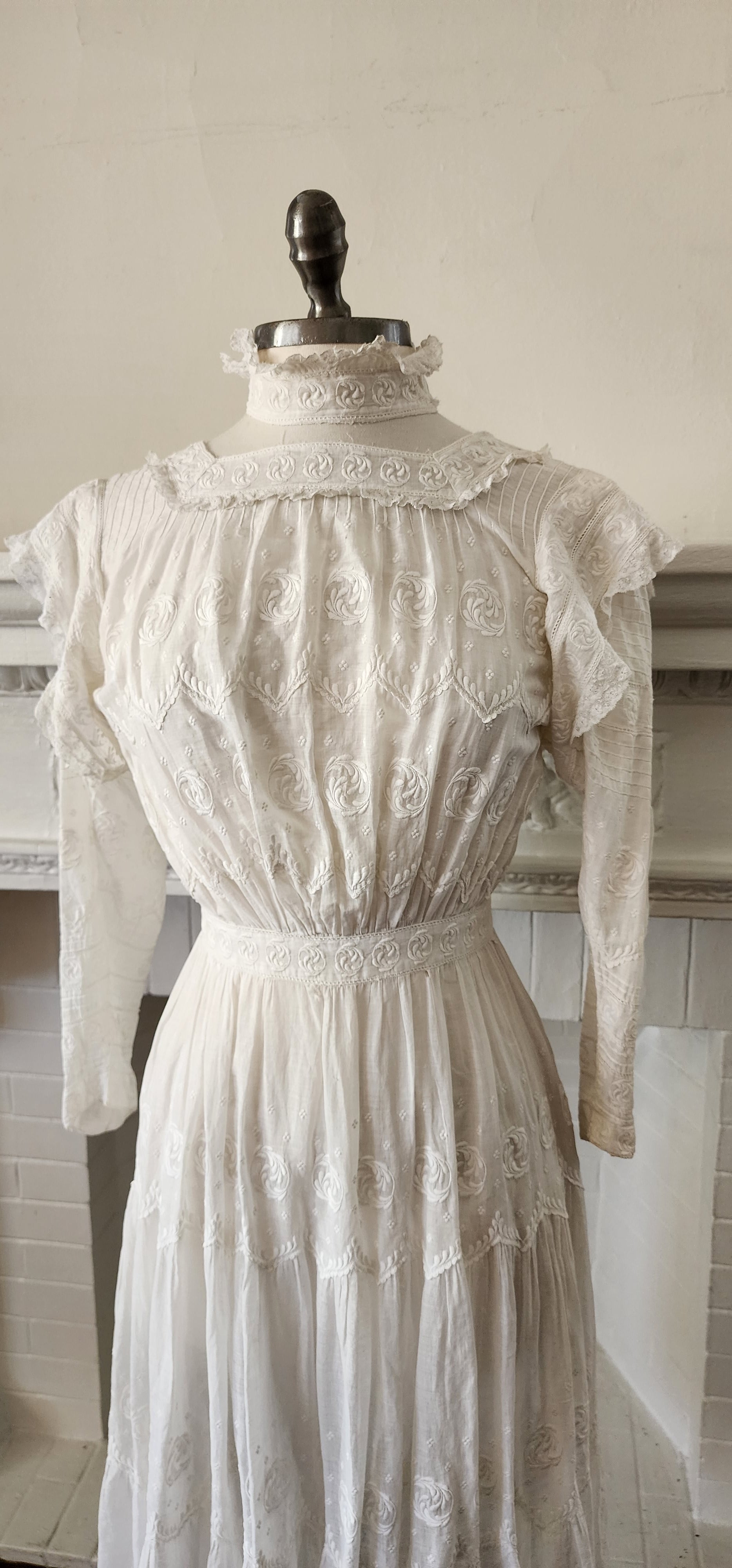 Antique Edwardian Lawn Dress / White Cotton Lace Embroidery AS IS RareJule Vintage Antique Edwardian Lawn Dress / White Cotton Lace Embroidery AS IS RareJule Vintage