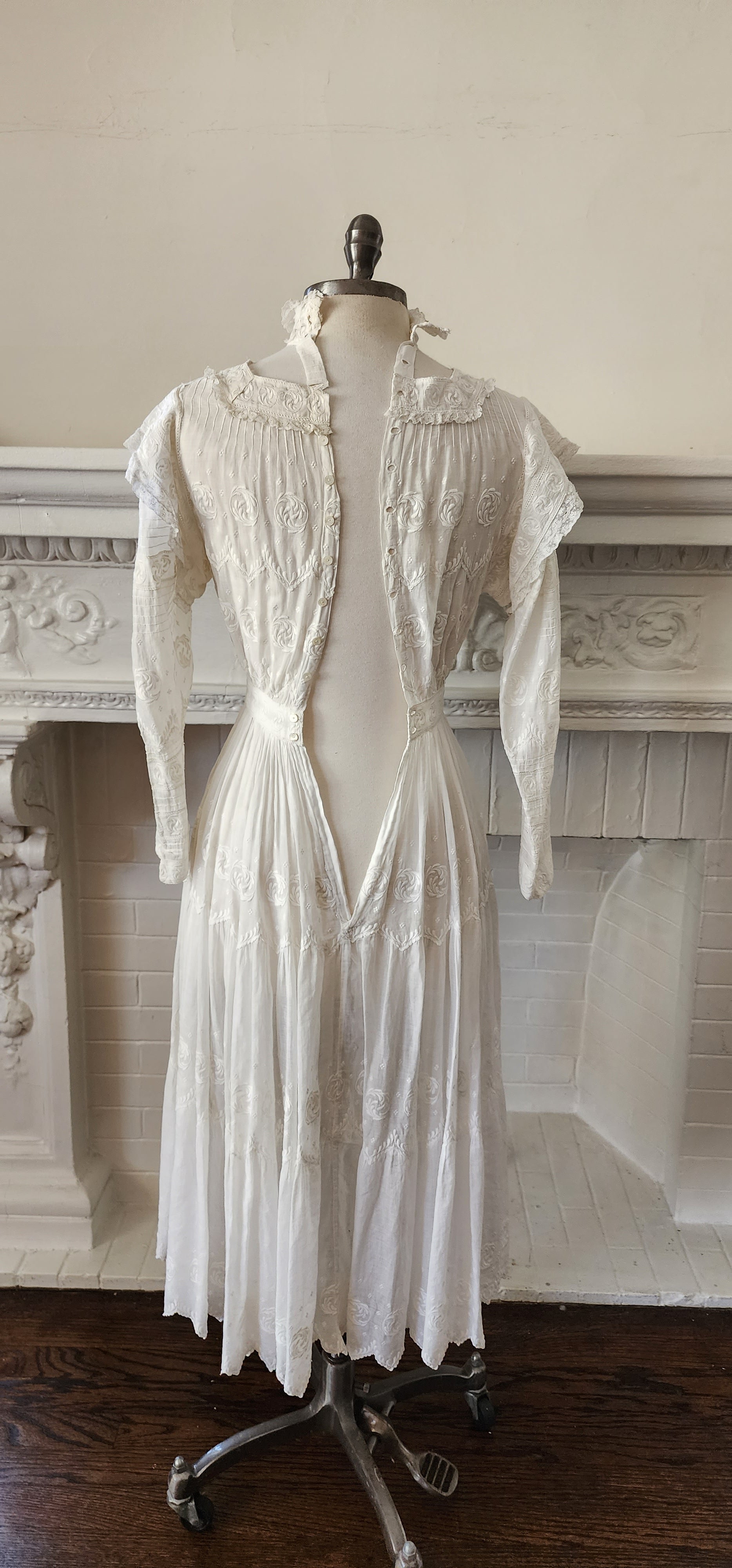 Antique Edwardian Lawn Dress / White Cotton Lace Embroidery AS IS RareJule Vintage Antique Edwardian Lawn Dress / White Cotton Lace Embroidery AS IS RareJule Vintage