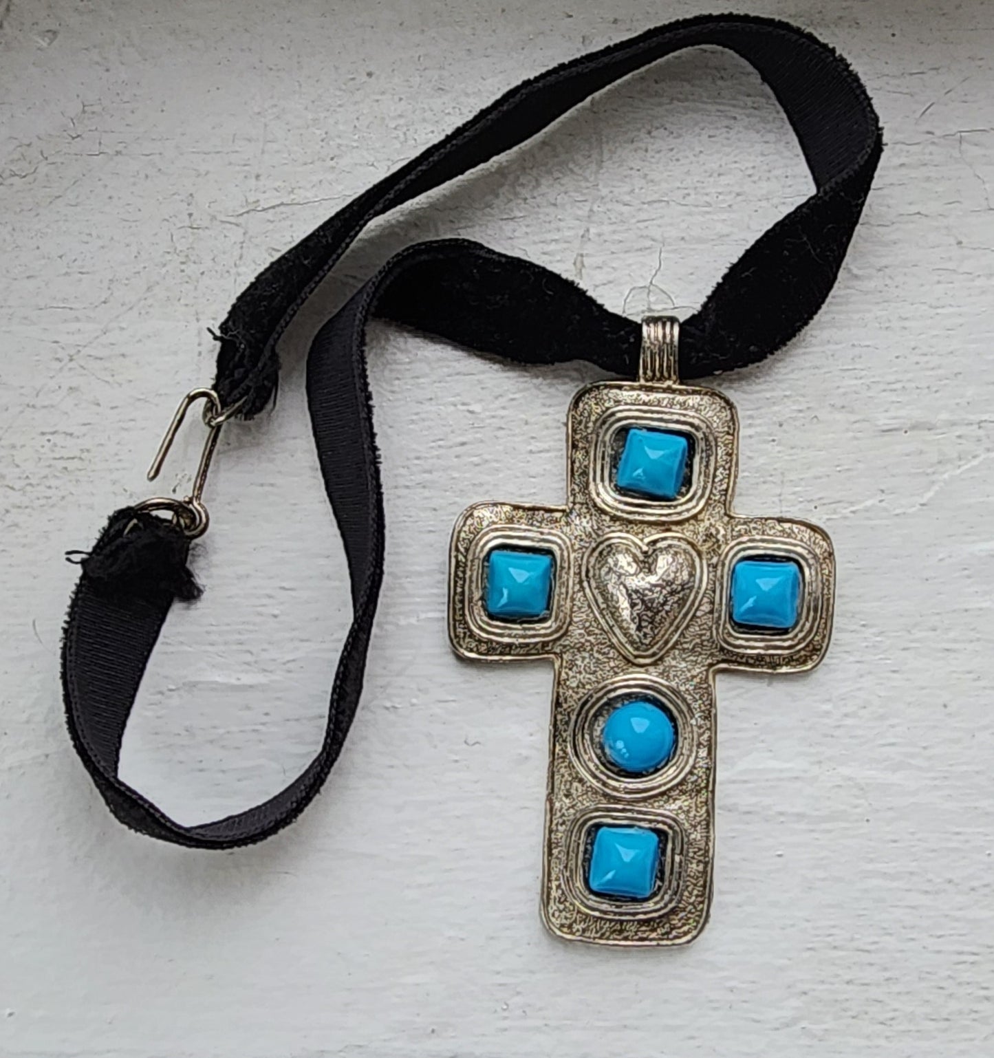 90s Choker Necklace Silver & Turquoise Cross Pendant Black Velvet Band