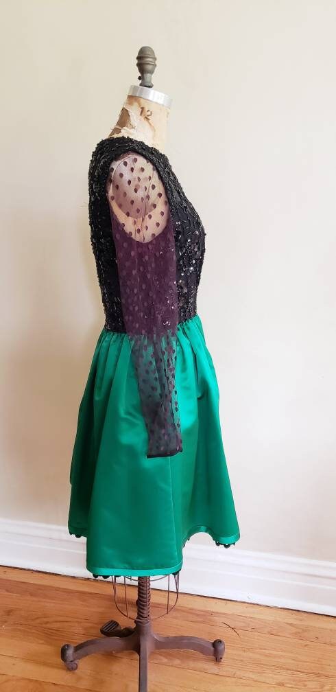 1980s Bill Blass Party Dress Black Sequins Dotted Lace Green Satin / 80s Mod Glam Designer Long Sleeved Dress / M / Clemence