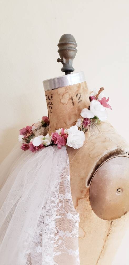 1970s Bridal Wreath and White Lace Veil Headpiece / 70s Boho Fairy Woodlands Floral Crown with White Tulle / Loula