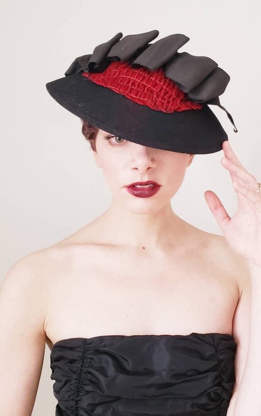 1930s Black Wool Hat with Large Bow Loops & Red Velvet   / 30s Modernist Sculptural Hat Dover Pollack