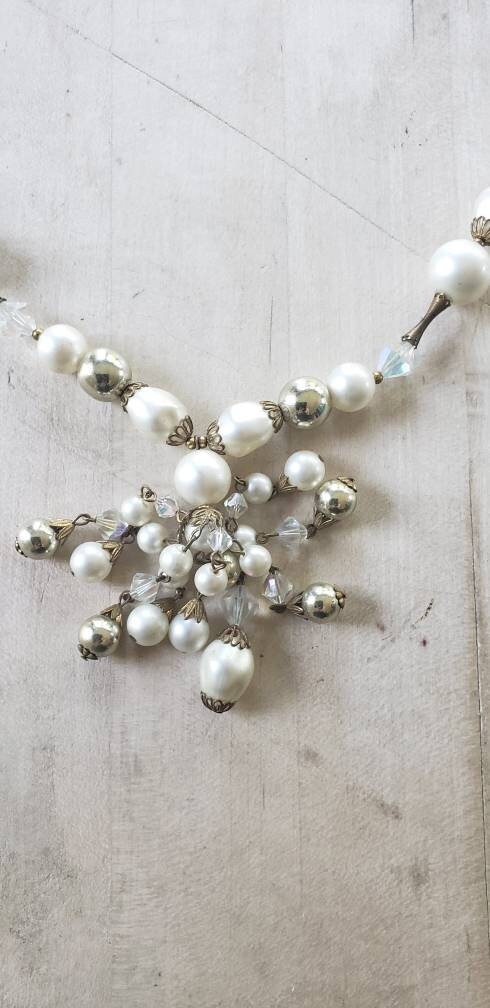 1960s Boho Necklace Cream Opalescent and Platinum Metallic Beads Faux Pearl Single Strand Fringed Bead Pendant / Seana