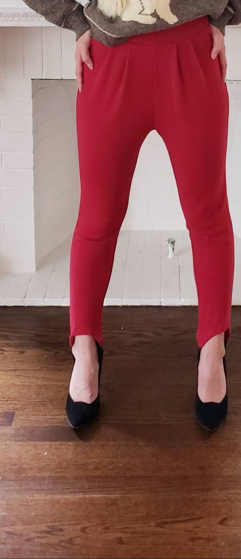1980s Red Stretchy Stirrup Pants / 80s High Waisted Stirrups by Ivy Pleated Cotton Poly Spandex / Medium