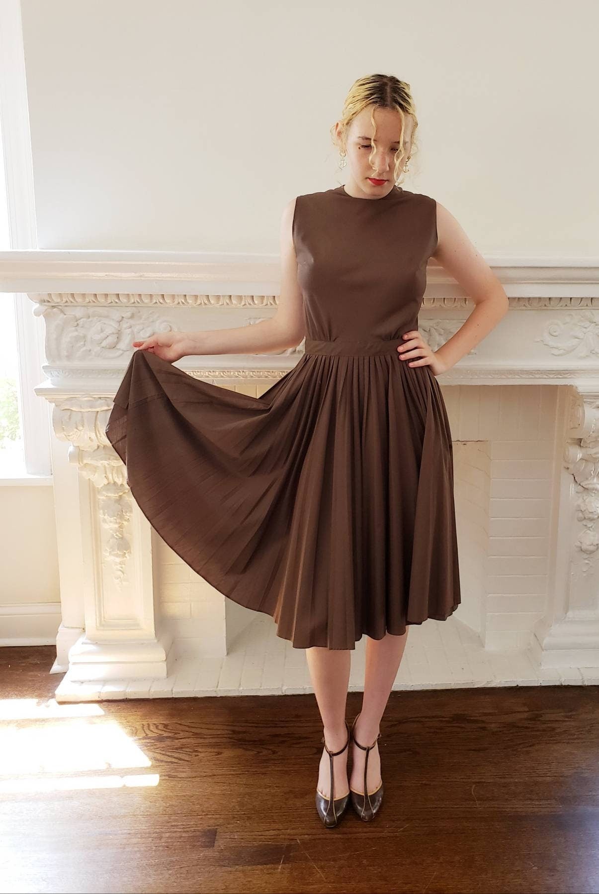 1950s Brown Cotton Midi Length Sun Dress / 50s Sleeveless Dress Full Pleated Skirt / M / Avalon