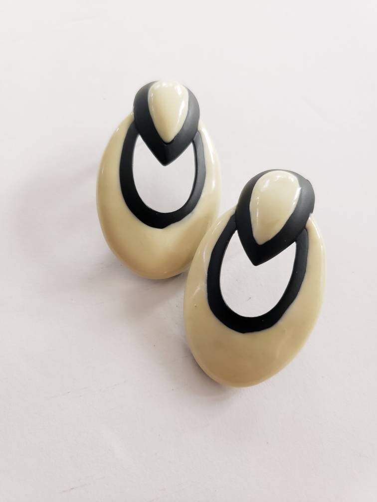 60s Earrings Cream and Black Oval & Teardrop Chunky Enamel Metal / Marcelle
